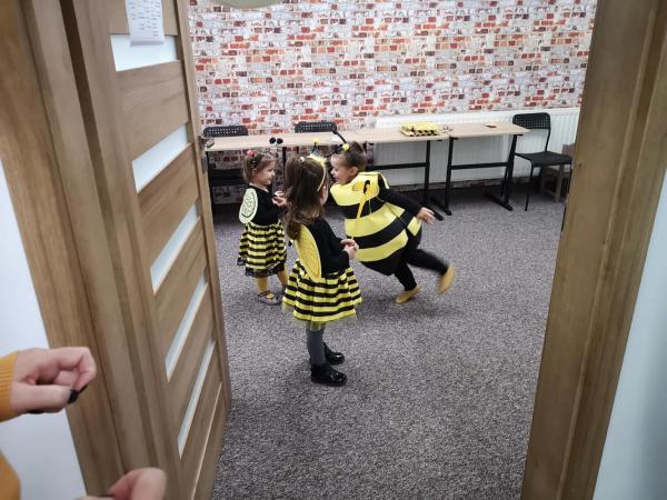 bees-show-7